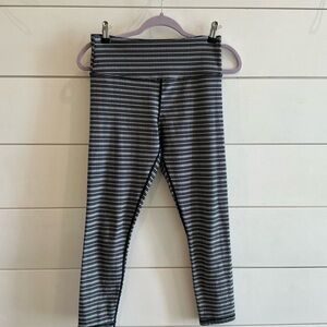ZYIA Black and Gray Striped Active cropped Leggings